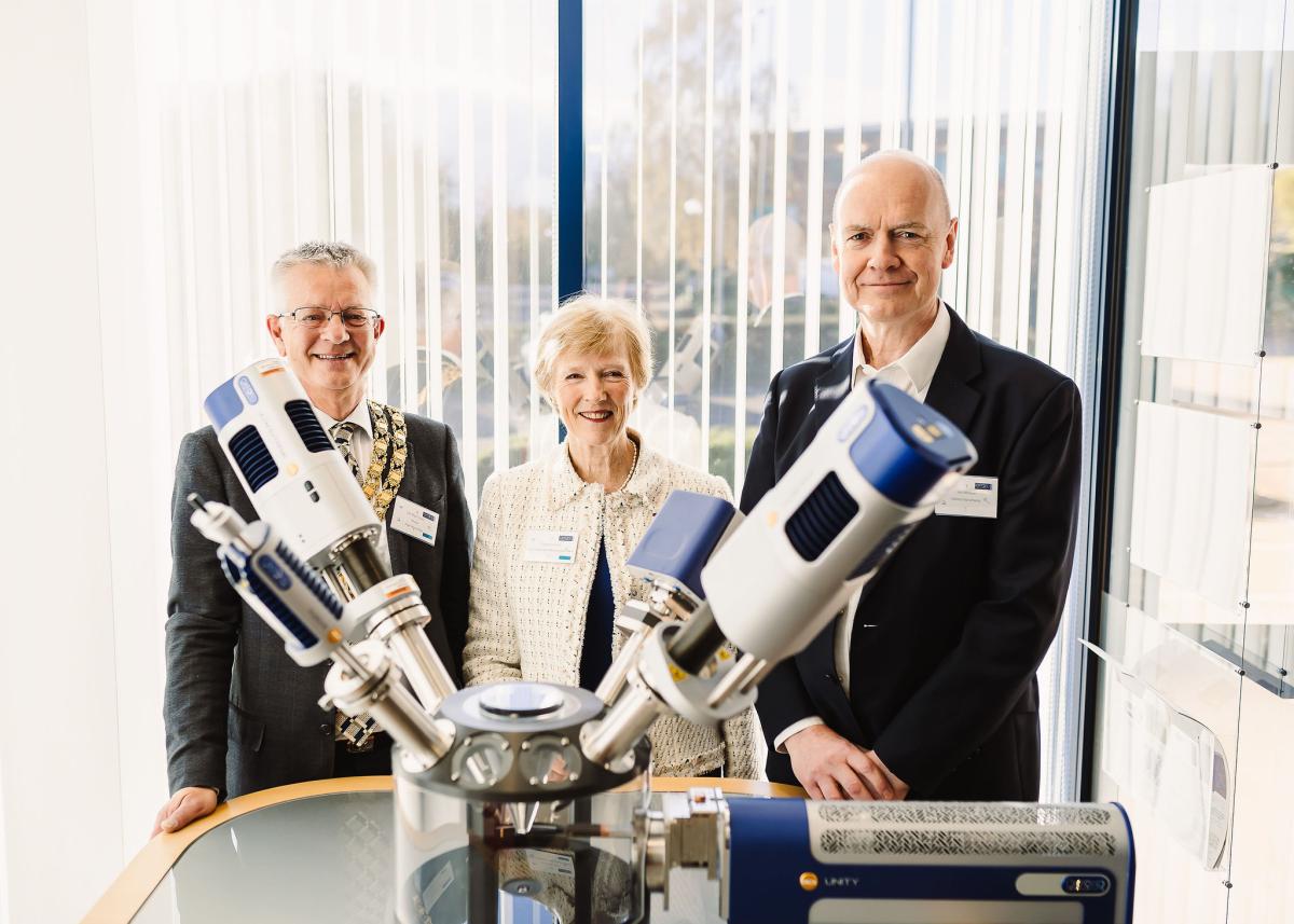 Left to right: Cllr. Paul Turner, Mayor of High Wycombe, Countess Howe, Lord-Lieutenant of Buckinghamshire, and Dr. Ian Wilcock, Managing Director of Oxford Instruments’ Materials Analysis group. Left to right: Cllr. Paul Turner, Mayor of High Wycombe, Countess Howe, Lord-Lieutenant of Buckinghamshire, and Dr. Ian Wilcock, Managing Director of Oxford Instruments’ Materials Analysis group.